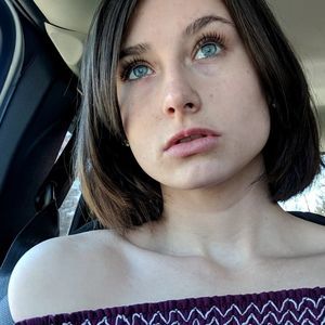 Meet your Posher, Caylin